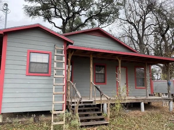 106-108 W Crockett Rd, Brackettville, TX 78832