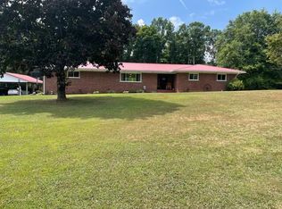 609 Saxon Rd, Fairdale, WV 25839