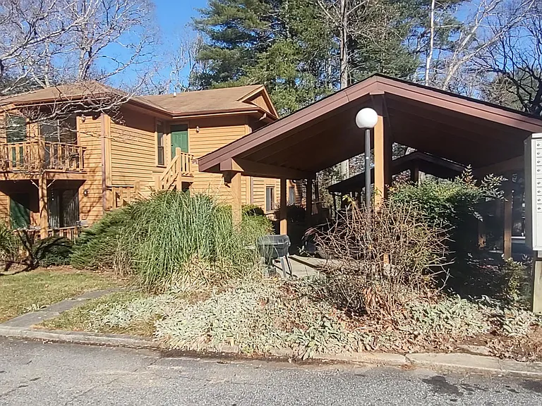 521 Courtwood Ln #8 — Photo 12
