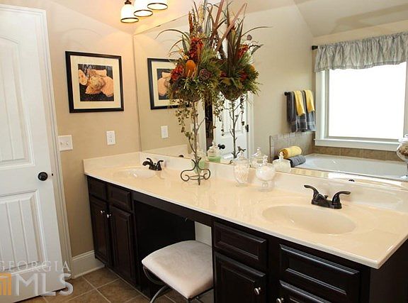 Oakwood Master Bath with Dou