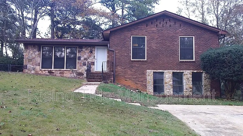 4 bed, 2.5 bath, 1748 sqft, $1,500 — Photo 1