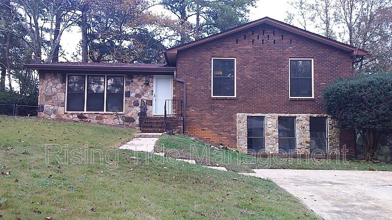 1st image of 2533 Shoemaker St