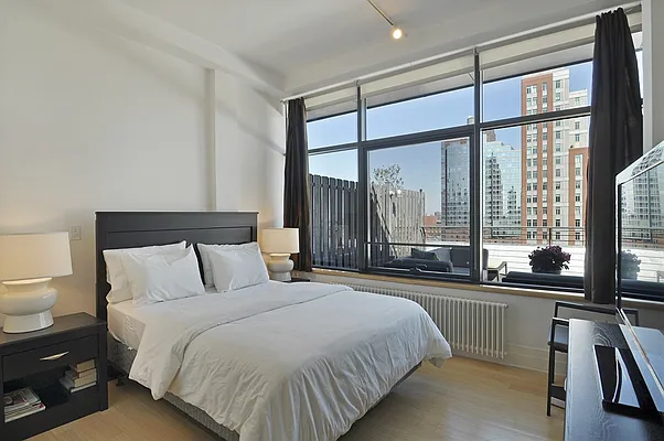 Sold by Corcoran | media 21