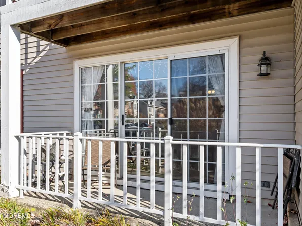 33 Beaumont Court, Tinton Falls, NJ 07724