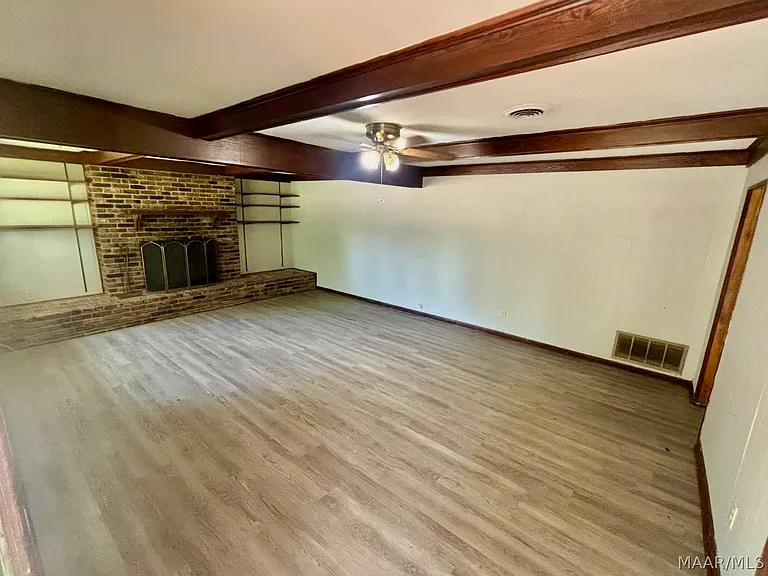 1216 Karen Rd — Photo 3