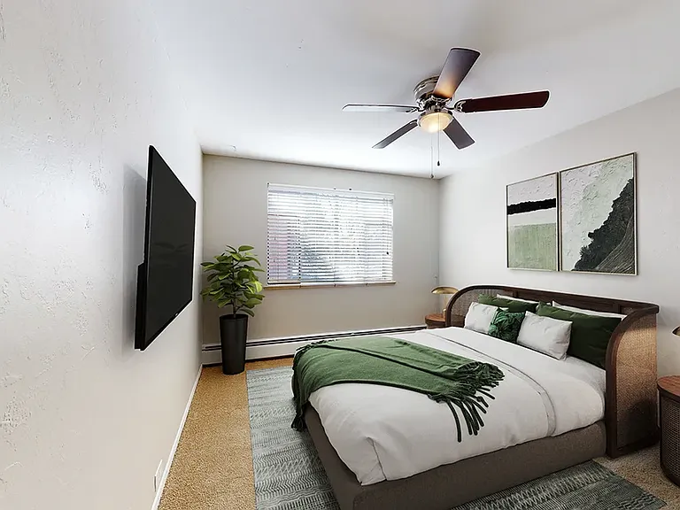 2250 S Josephine St #17 — Photo 3