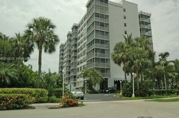 150 Ocean Lane Dr #4B