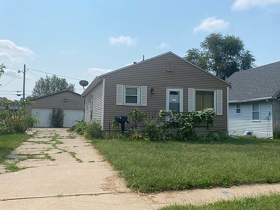 3rd image of 1733-D Avenue St N