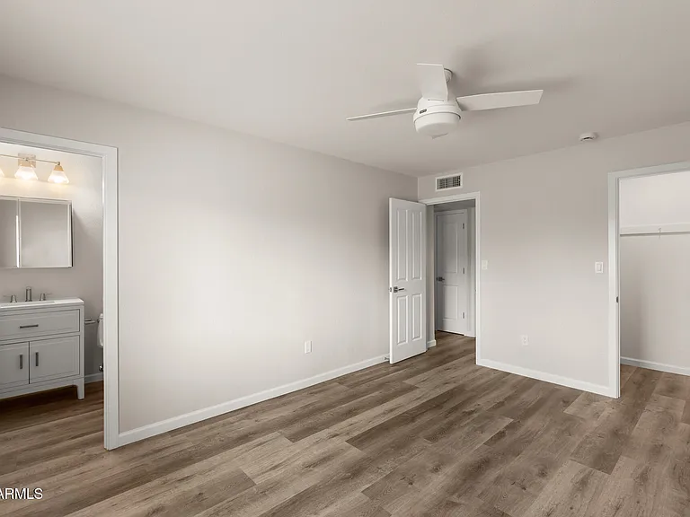 224 E Oxford Dr — Photo 22