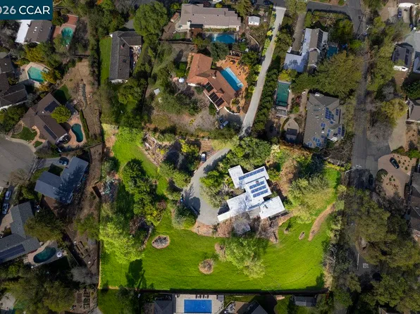 1081 Scots Ln, Walnut Creek, CA 94596