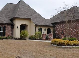 11792 River Highlands Dr, Saint Amant, LA 70774