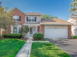 610 Waterfall Ln, Elgin, IL 60124