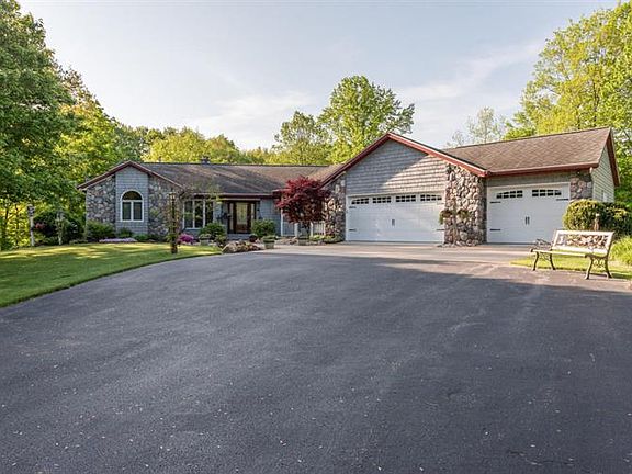 3rd image of 8560 Beechwood Dr SE
