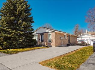 96 Pathfinder Cres, Kitchener, ON