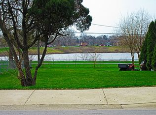 636 E Jefferson St, Bensenville, IL 60106