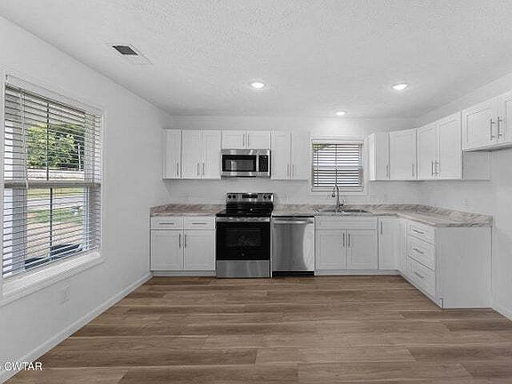 3rd image of 2310 Dodson St