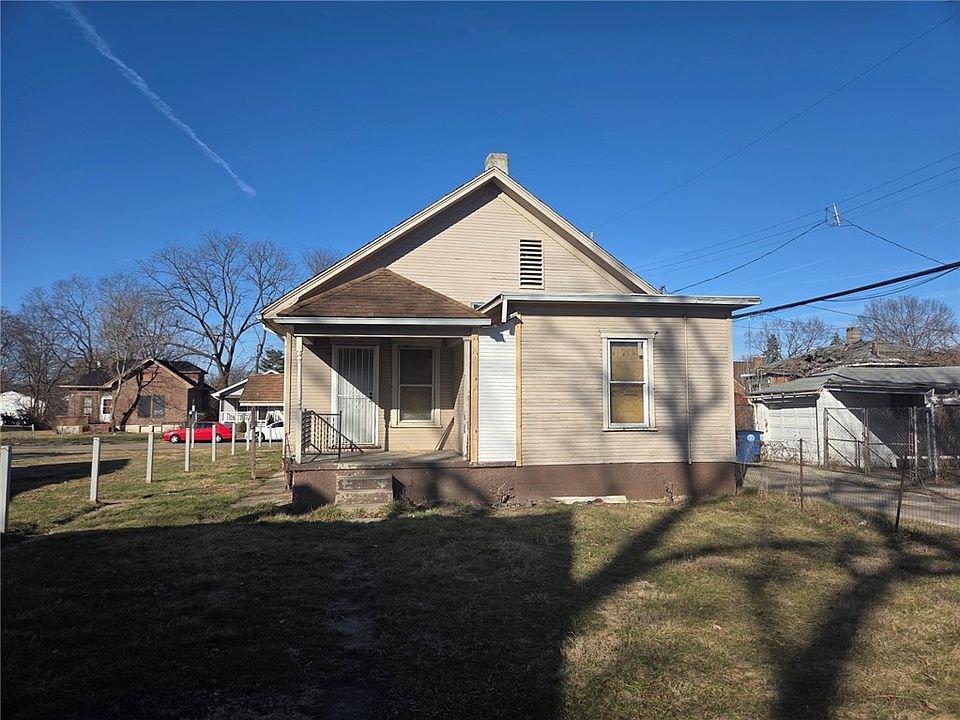 2nd image of 352 Huron Ave