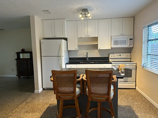 2030 Healy Dr — Photo 4