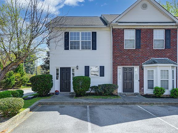 2nd image of 6 Magnolia Glen Ln