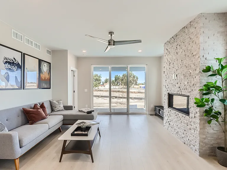 2050 Ballyneal St — Photo 23