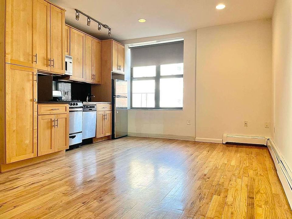 1st image of 333 E 108th St APT 3A