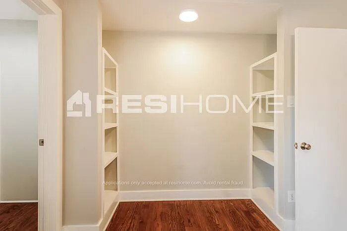 5418 Inker St — Photo 8