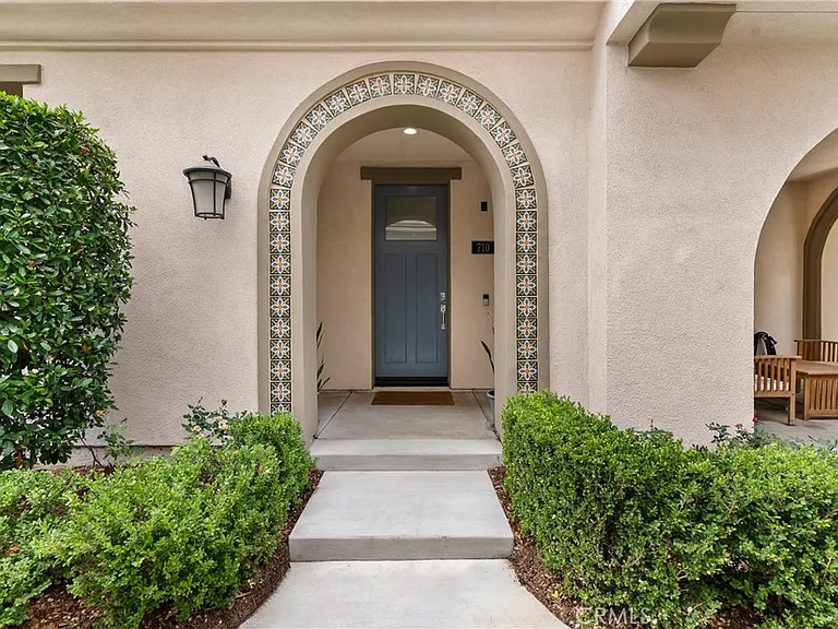710 W Tribella Ct — Photo 2