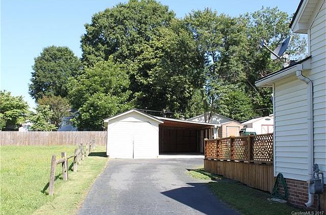 2nd image of 107 N Rose Ave