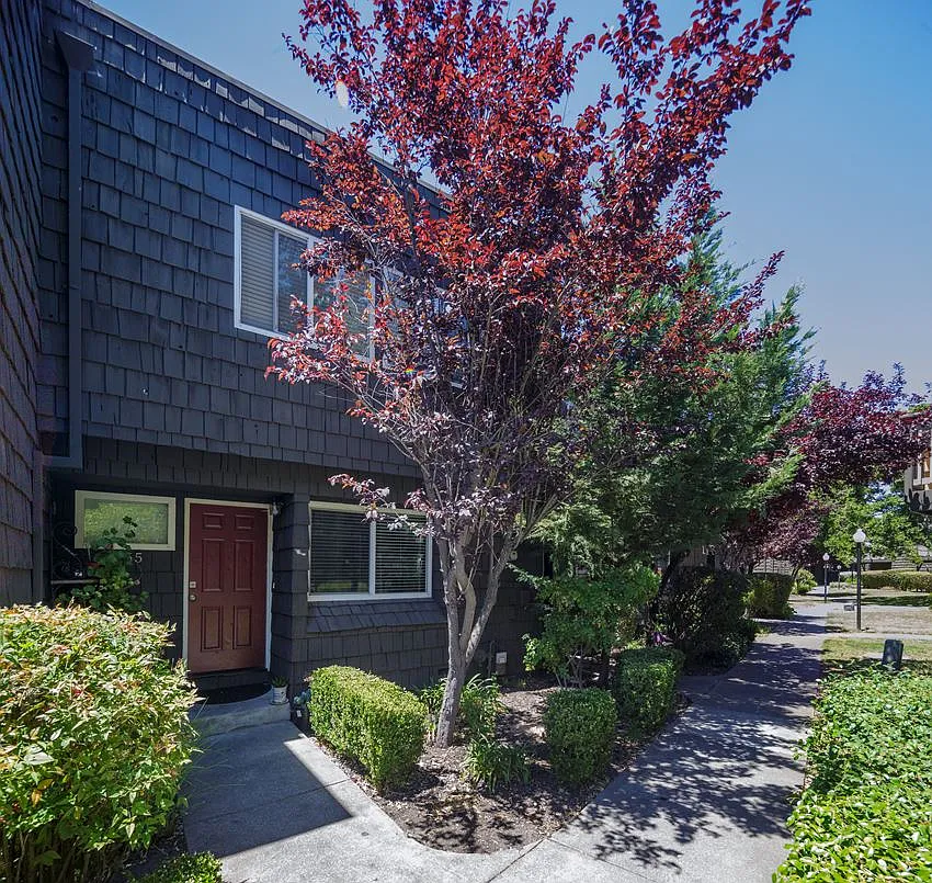 Cedarwood Apartments — Photo 3