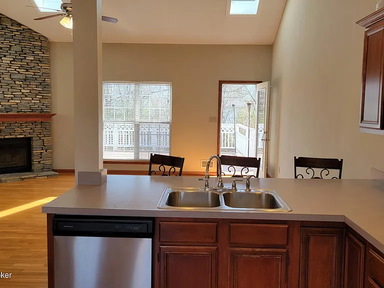 10313 Chimney Ridge Ct — Photo 8