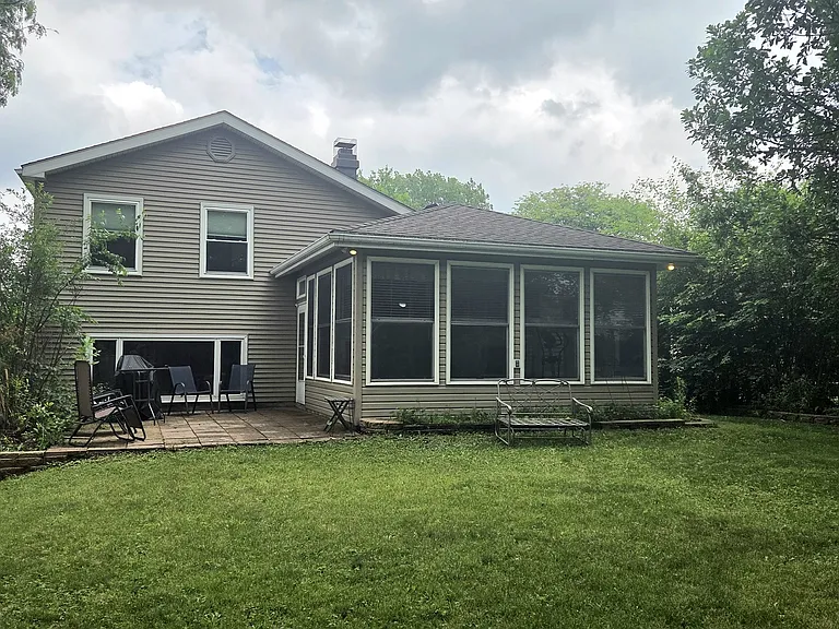 276 Continental Ln — Photo 2