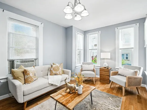 6 Williams Pl, Lynn, MA 01902