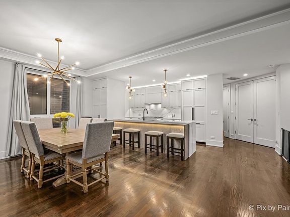 4th image of 1334 W Walton St #1W