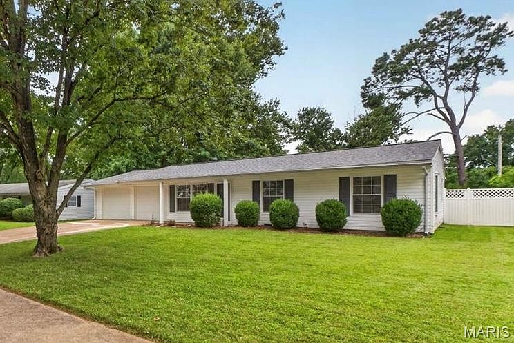 1st image of 309 Spring Meadows Dr
