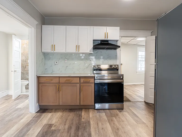 540 Front St — Photo 7