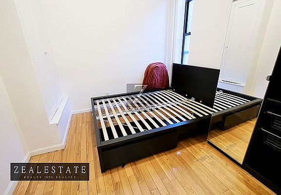 5th image of 426 Bergen St APT 1R