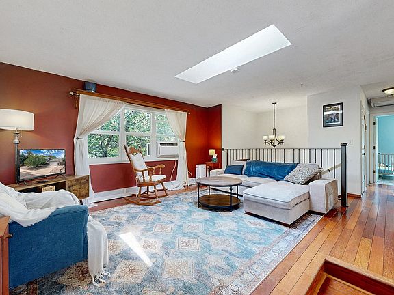 4th image of 527 S Gilpin Ave