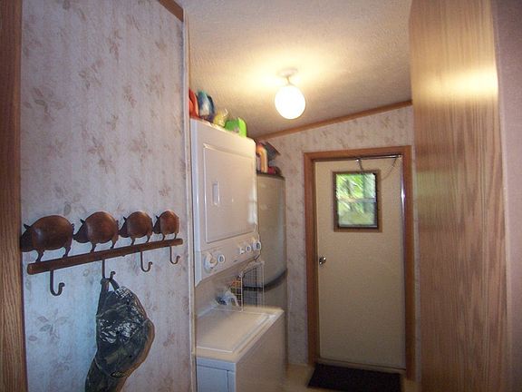 4th image of 470 Cedar Ln
