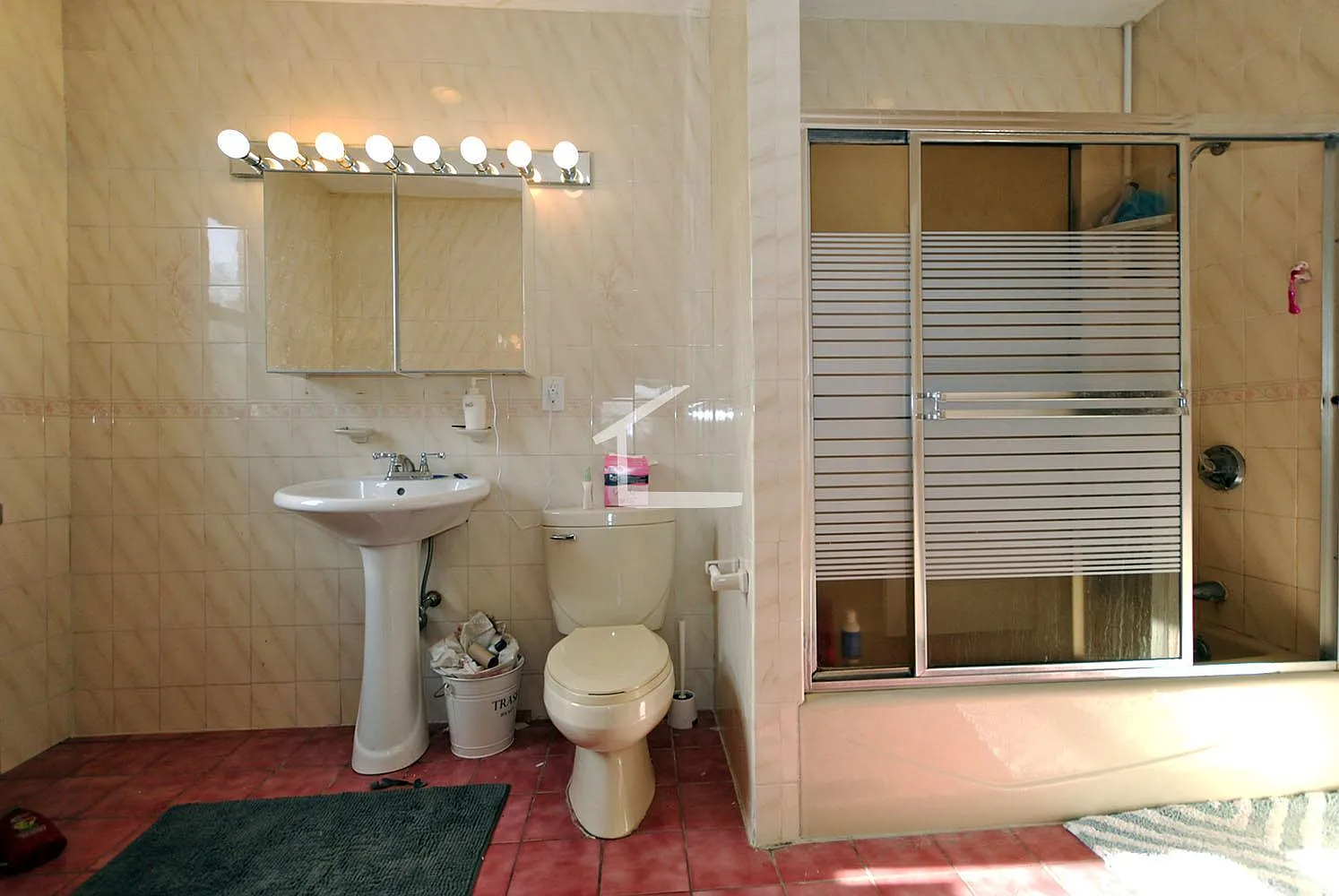 5 bed, 1800 sqft, $7,650 — Photo 4