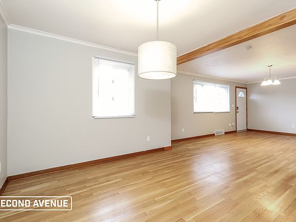 4th image of 458 Willow Ave