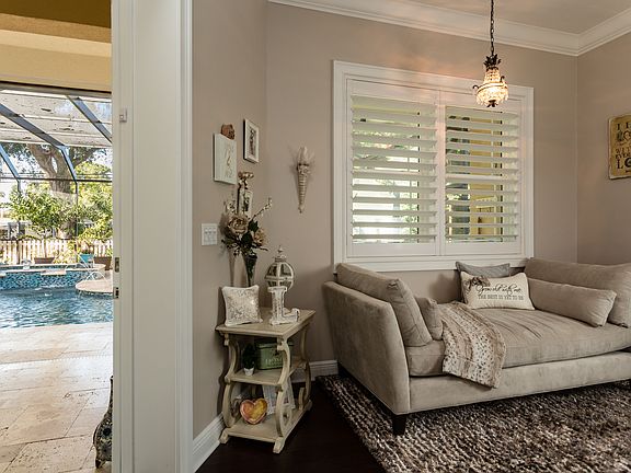 4th image of 254 Catalan Blvd NE