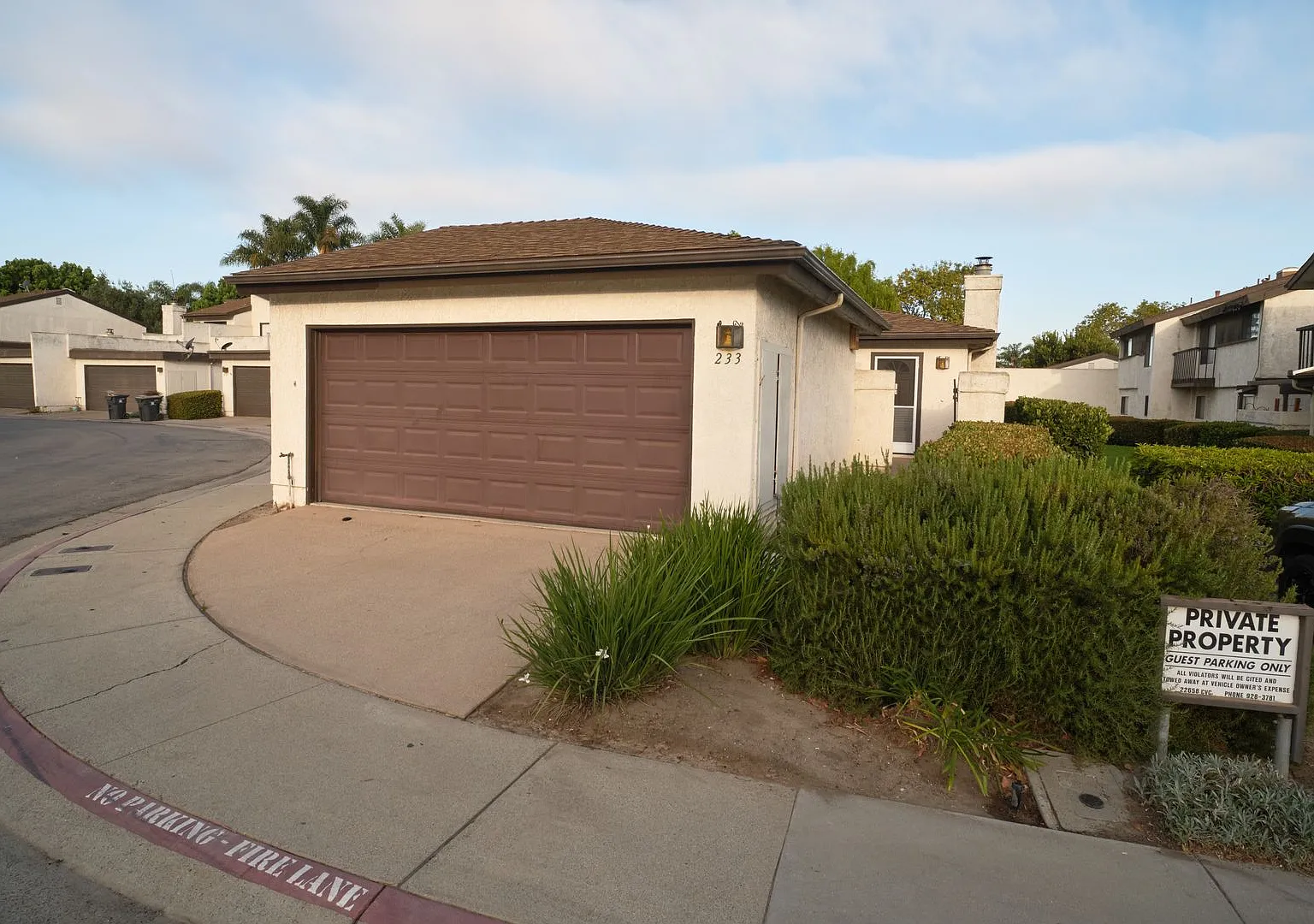 Lovely 3 Bedroom Townhome! — Photo 1