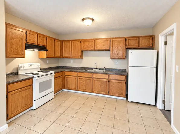 63 Huntington St APT 3G, Hartford, CT 06105