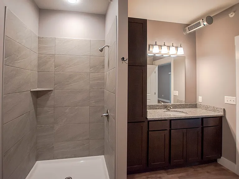 408 S Prairie St — Photo 23