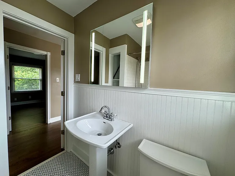 2564 Millbrook Dr — Photo 21