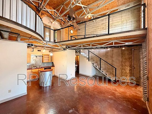 3rd image of 300 Summit Ridge Dr #C-c4
