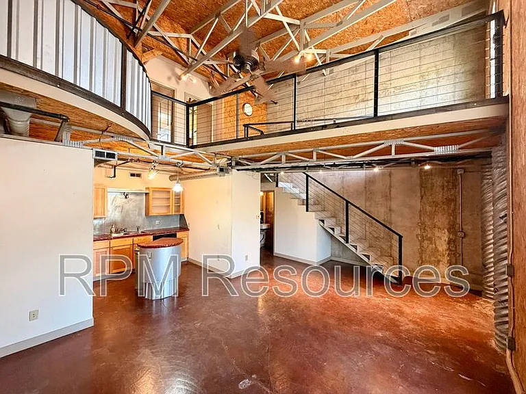 300 Summit Ridge Dr #C-C4 — Photo 3
