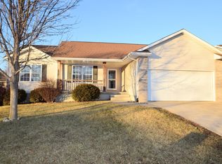 115 Whispering Wind Ln, Center Point, IA 52213