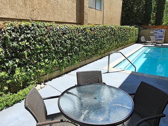 4th image of 6210 Woodman Ave APT 211