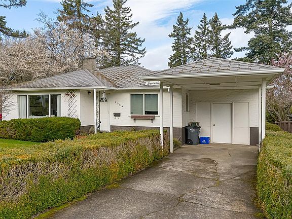 3rd image of 1364 Harrop Rd